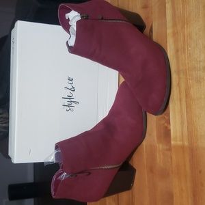Style & co wine colored Masrinaaf style. Size 11M